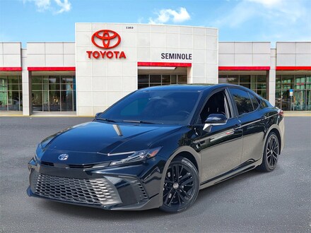 2025 Toyota Camry SE Sedan