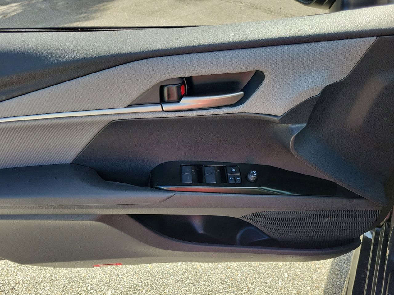 2026 Toyota Camry SE - Photo 14