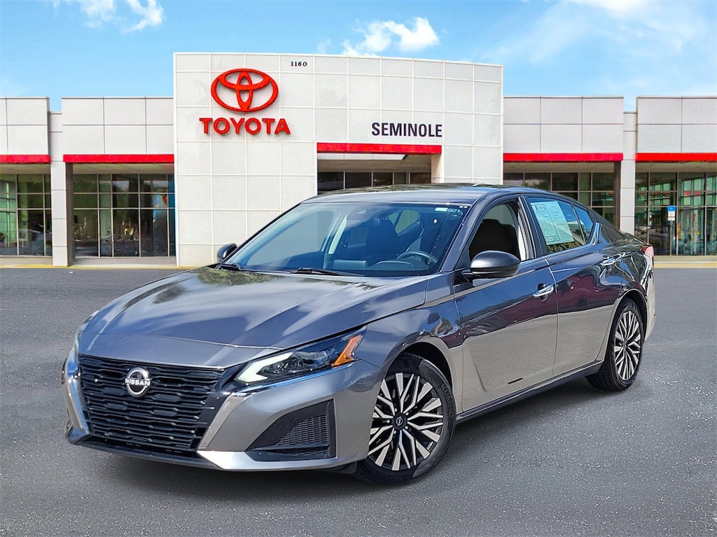 Used 2024 Nissan Altima 2.5 SV Sedan