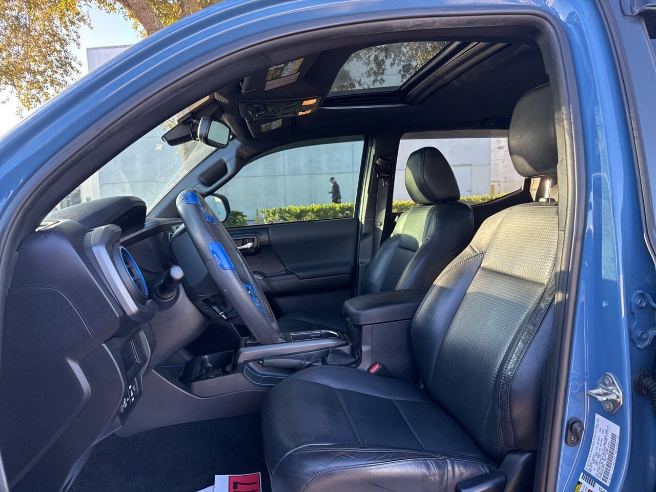 2019 Toyota Tacoma TRD Off-Road photo 4