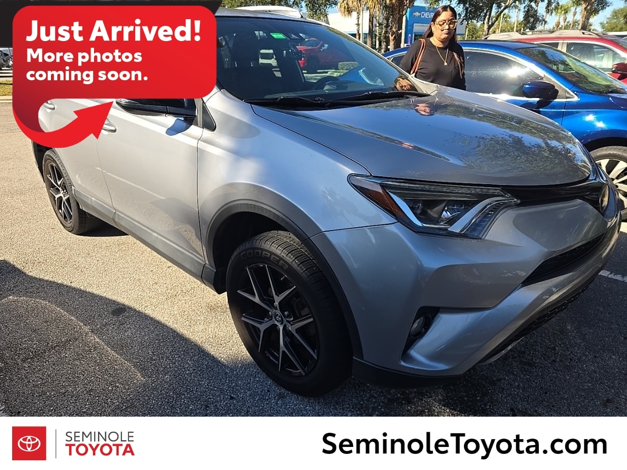 2017 Toyota RAV4 SE's photo