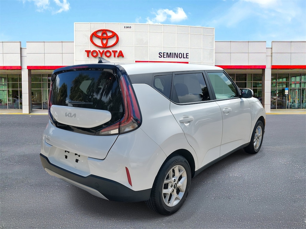 Used 2024 Kia Soul LX Hatchback