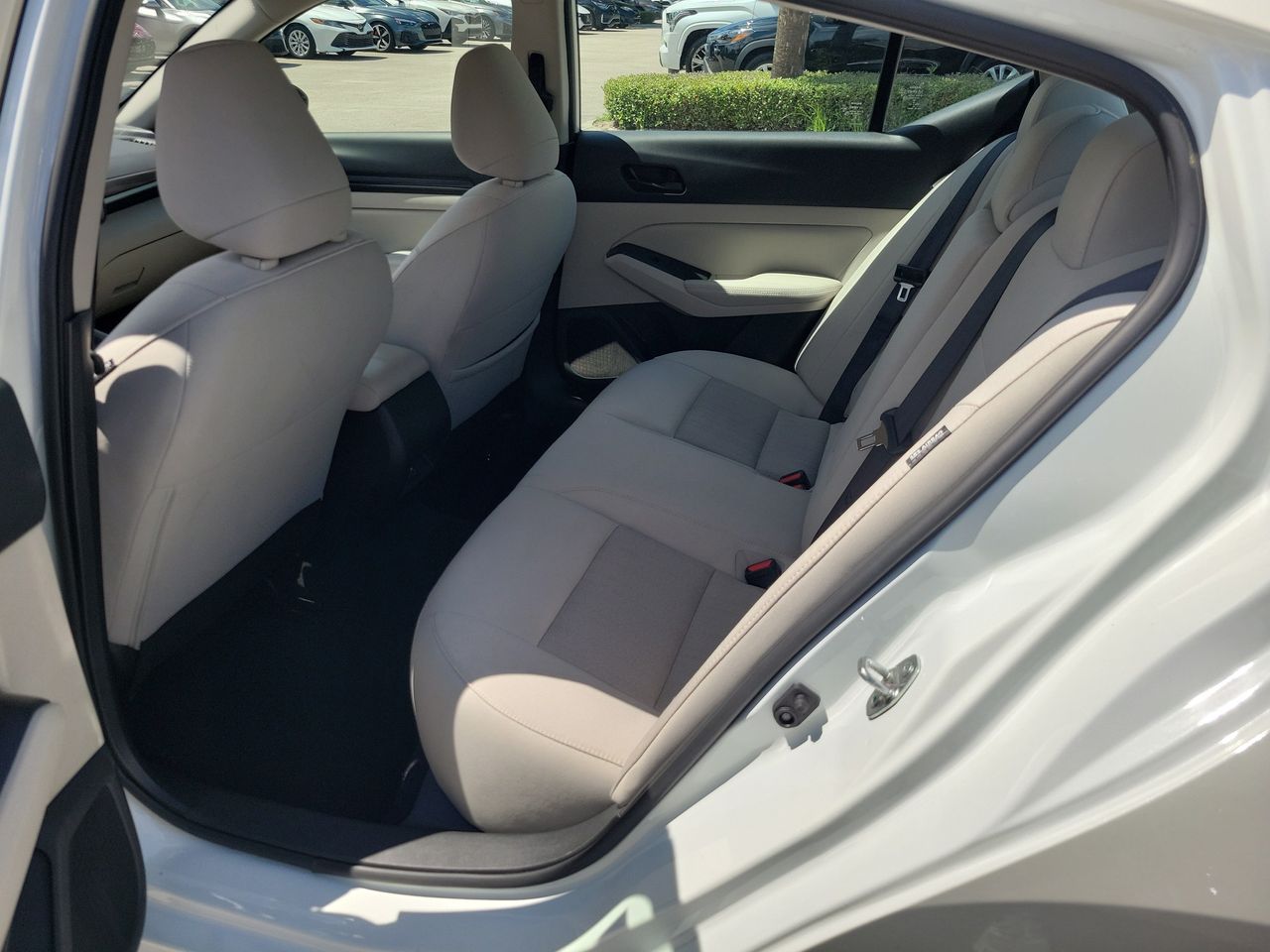 2025 Nissan Altima SV - Photo 9