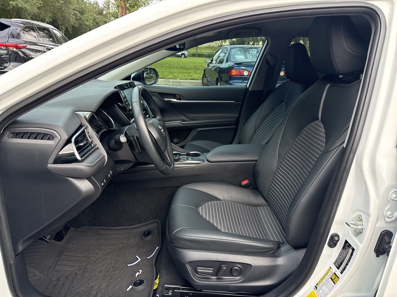 2024 Toyota Camry SE photo 4