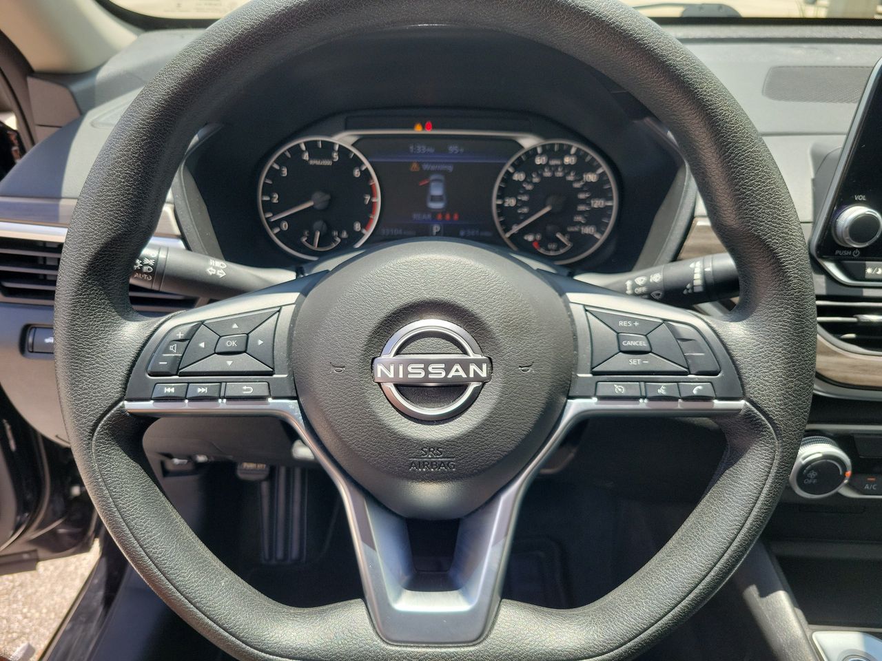 2025 Nissan Altima SV - Photo 17