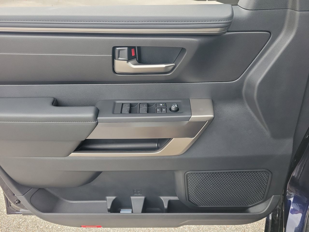 2026 Toyota Tundra SR5 - Photo 13