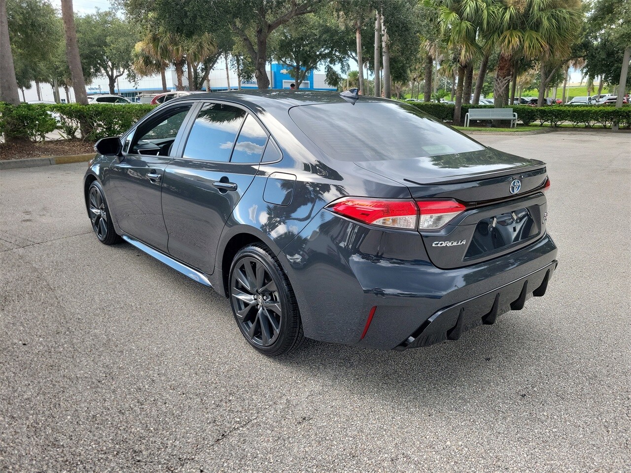 2025 Toyota Corolla Hybrid SE photo 4