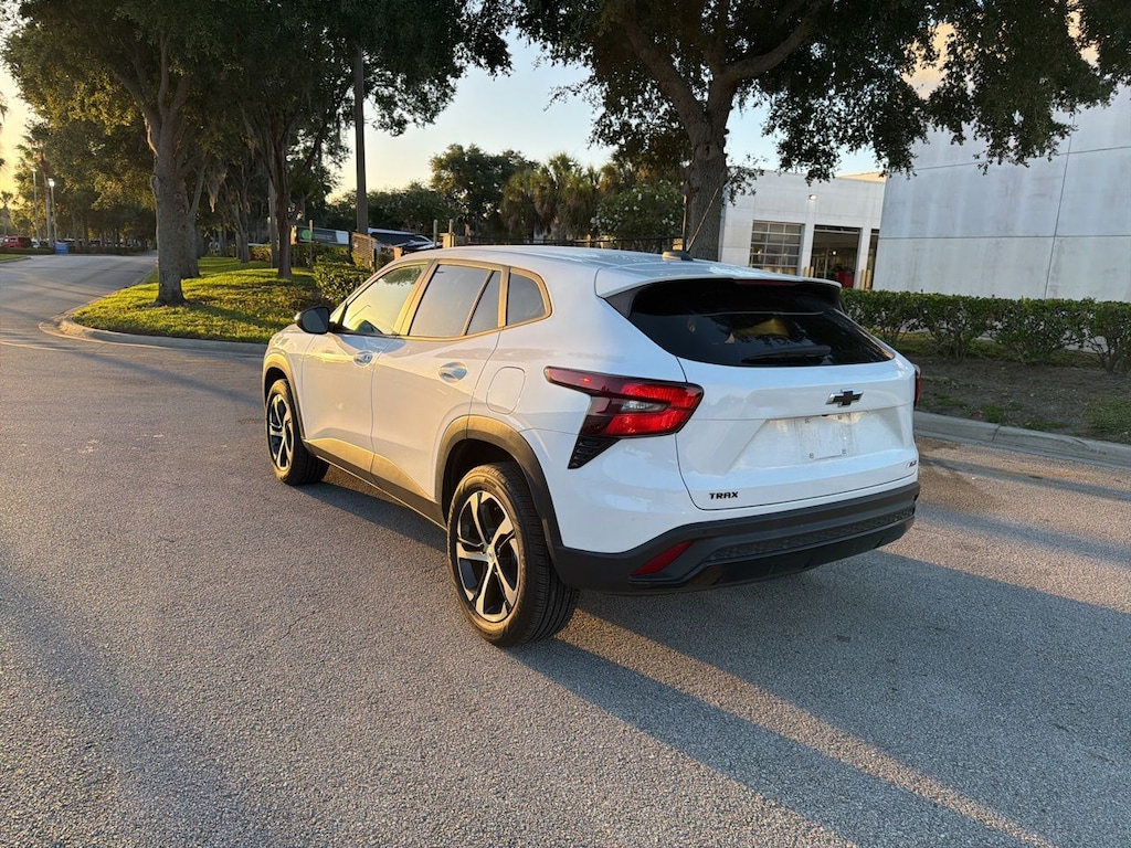 Used 2025 Chevrolet Trax 1RS SUV