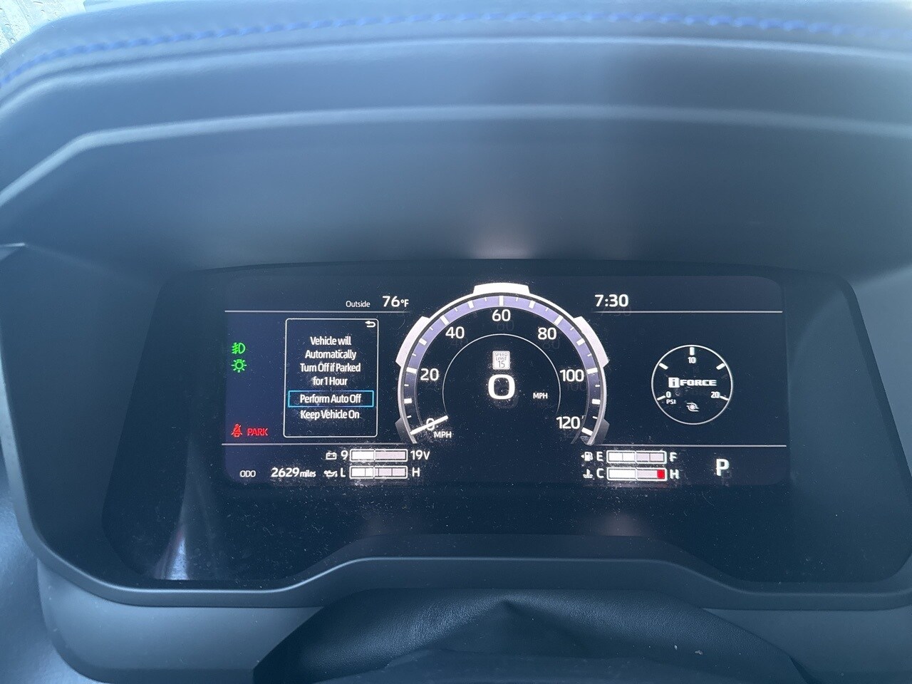 2025 Toyota Tundra Platinum photo 3