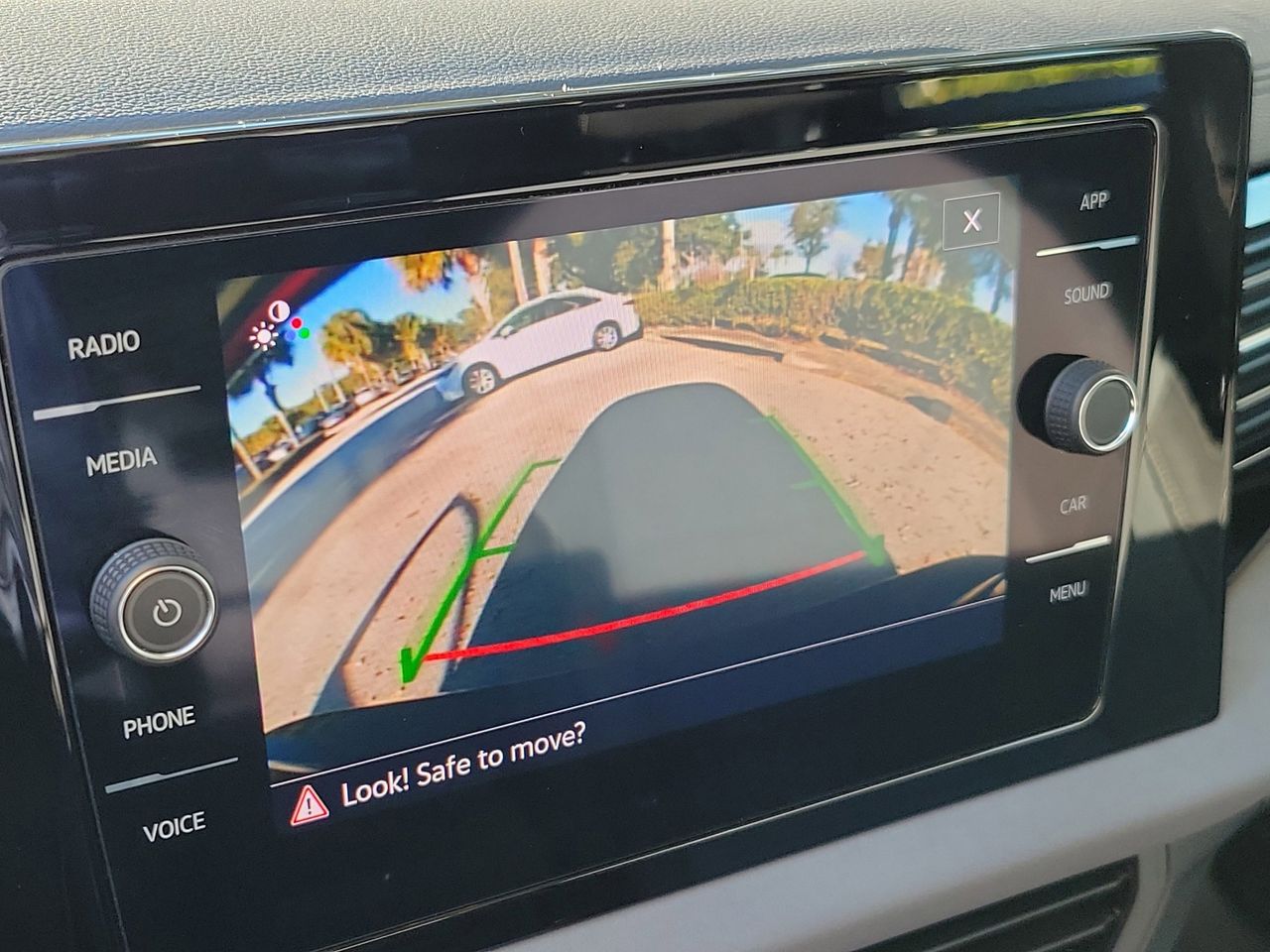 2025 Volkswagen Jetta SE - Photo 25