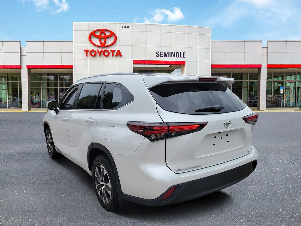 Used 2026 Toyota Highlander Hybrid XLE SUV