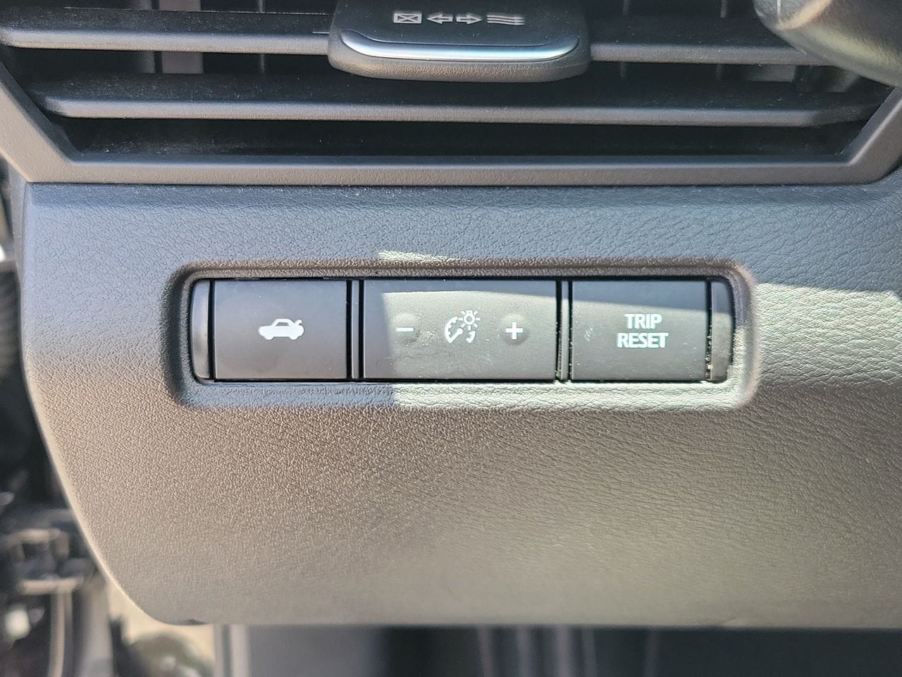 2025 Nissan Altima SV - Photo 29