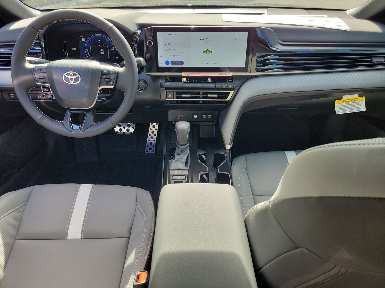 2026 Toyota Camry SE - Photo 13
