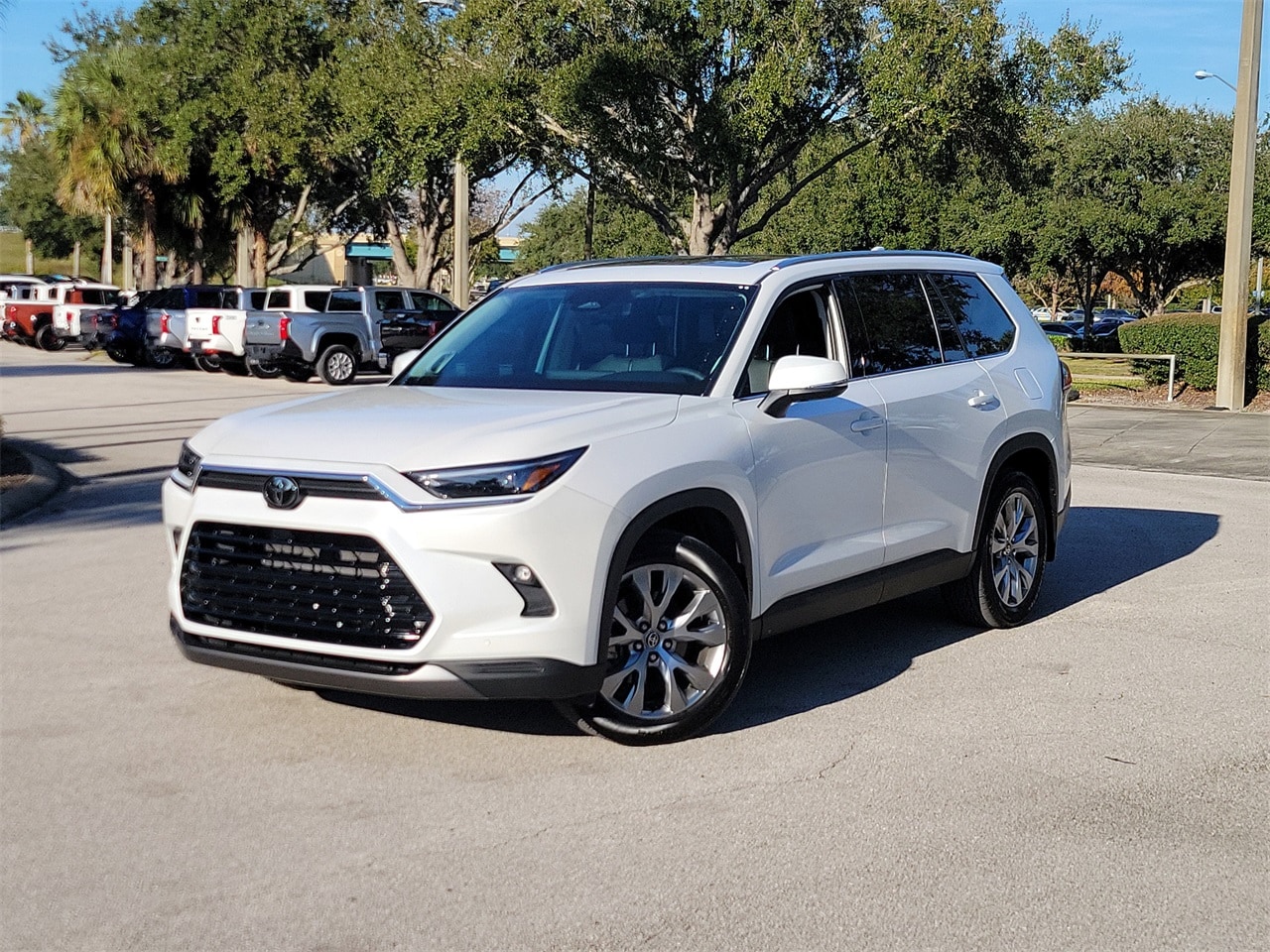 2024 Toyota Grand Highlander Limited's photo