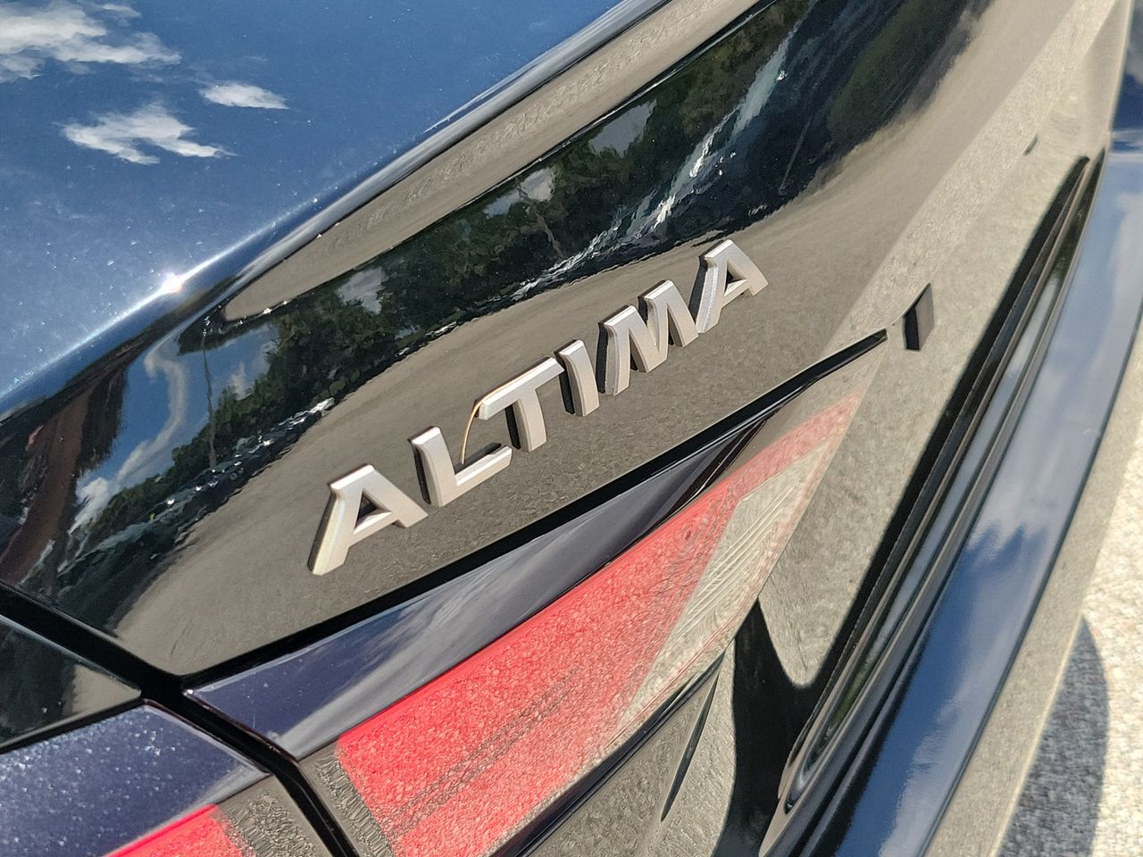 2025 Nissan Altima SV - Photo 6