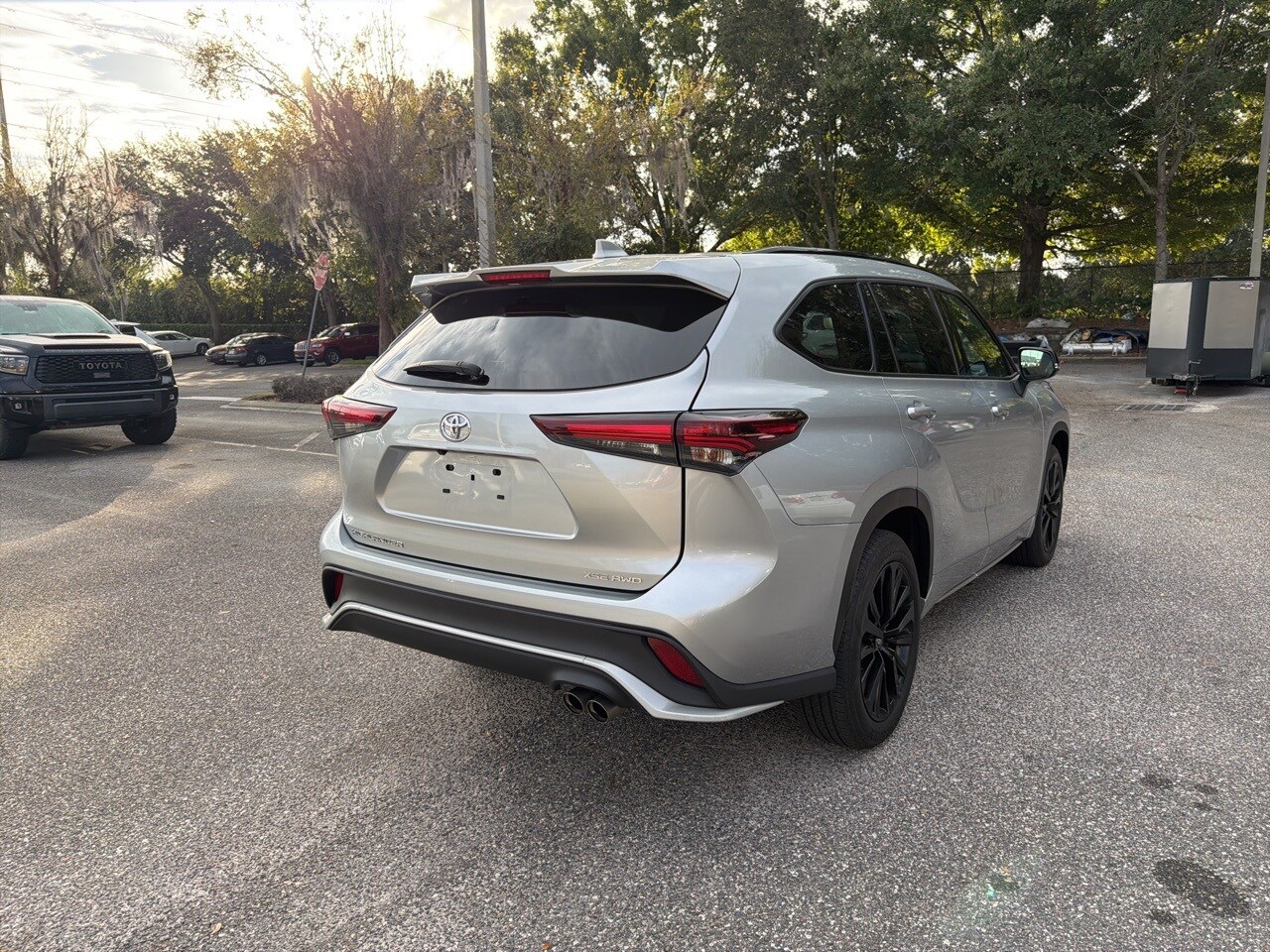 2024 Toyota Highlander XSE photo 3