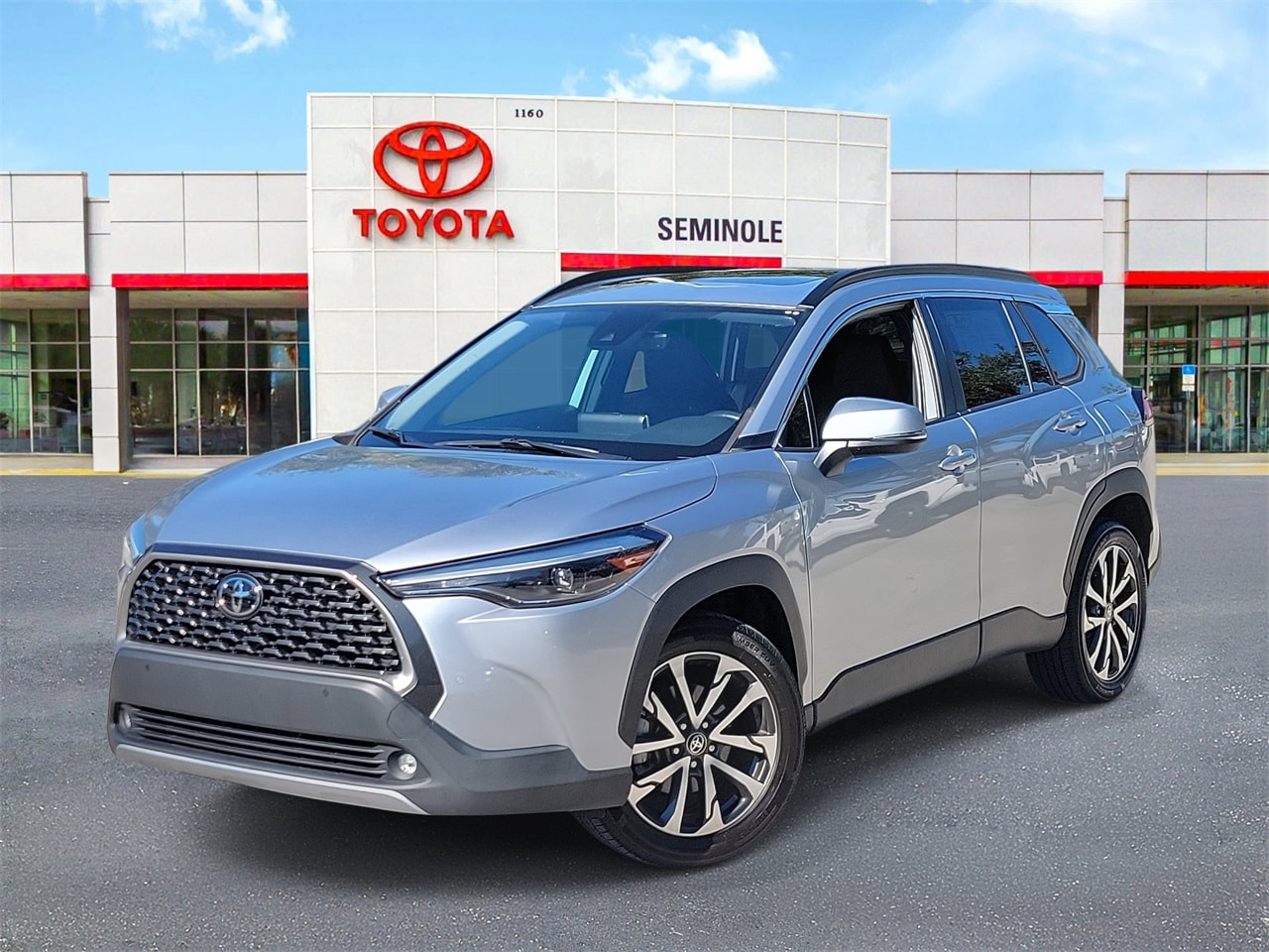 2022 Toyota Corolla Cross XLE's photo