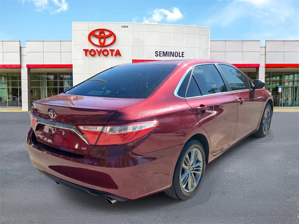 Used 2017 Toyota Camry SE Sedan