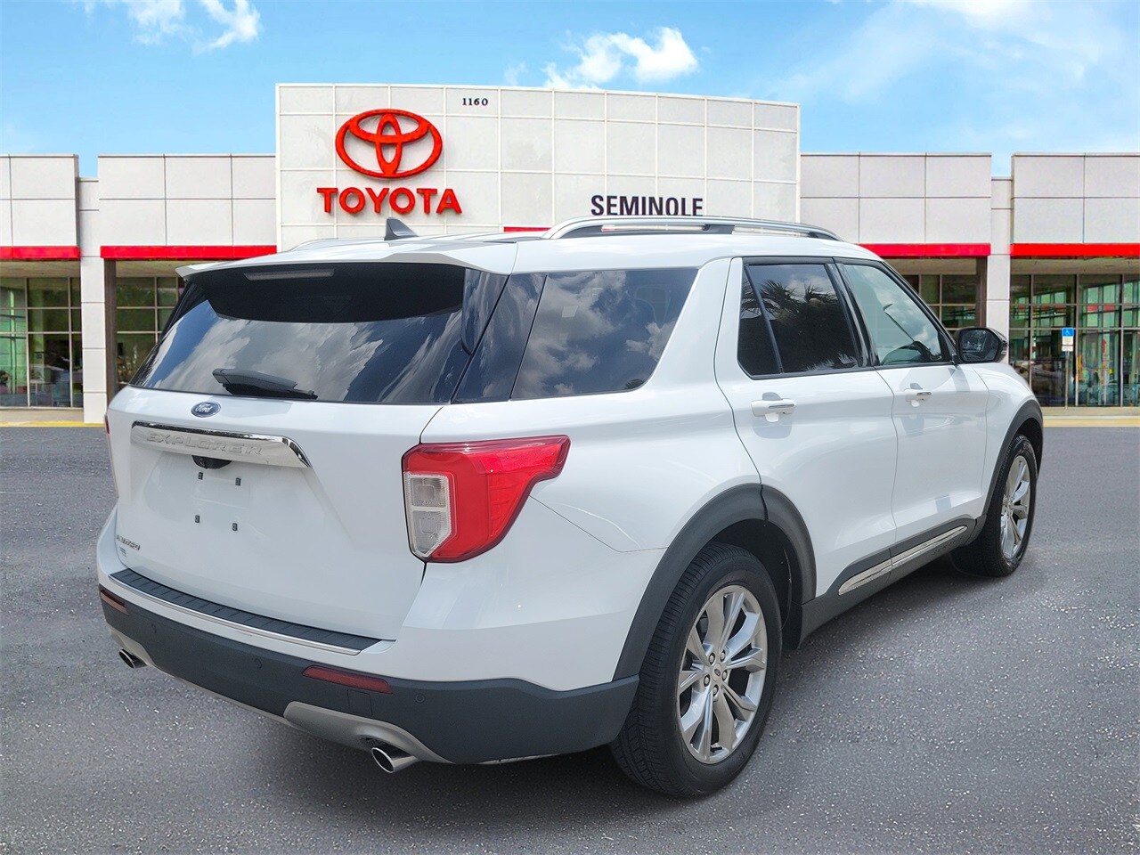 2022 Ford Explorer Limited photo 3
