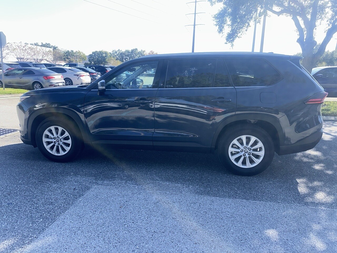 2025 Toyota Grand Highlander XLE photo 2