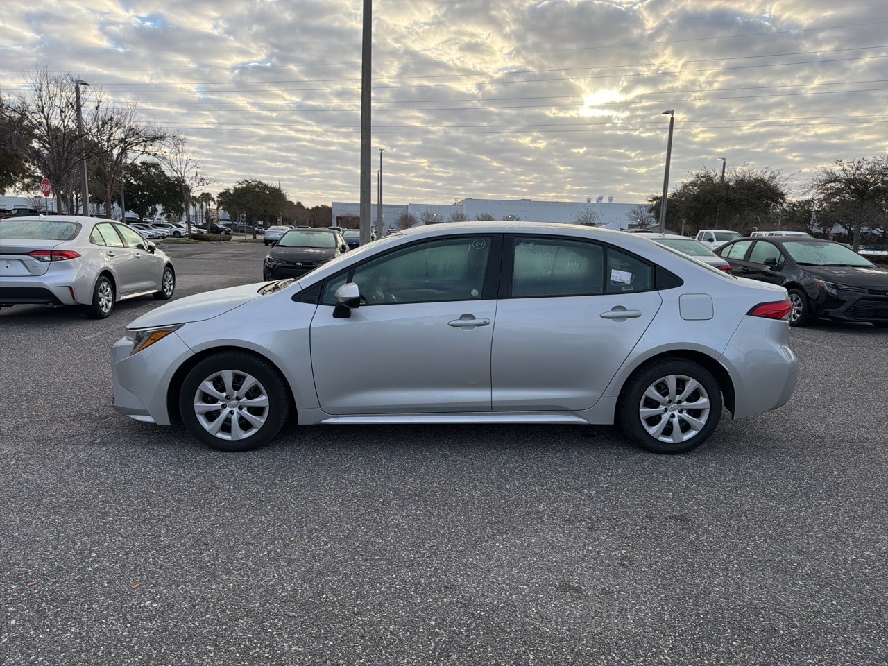 Used 2024 Toyota Corolla LE with VIN 5YFB4MDE7RP188187 for sale in Northfield, Minnesota