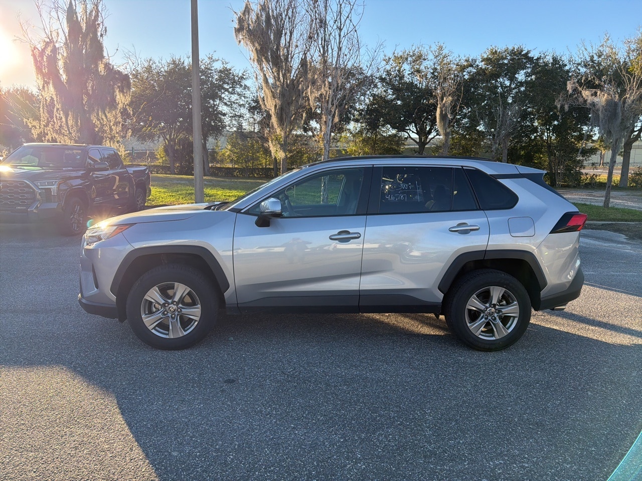 Used 2024 Toyota RAV4 XLE with VIN 2T3W1RFV2RW332612 for sale in Kansas City