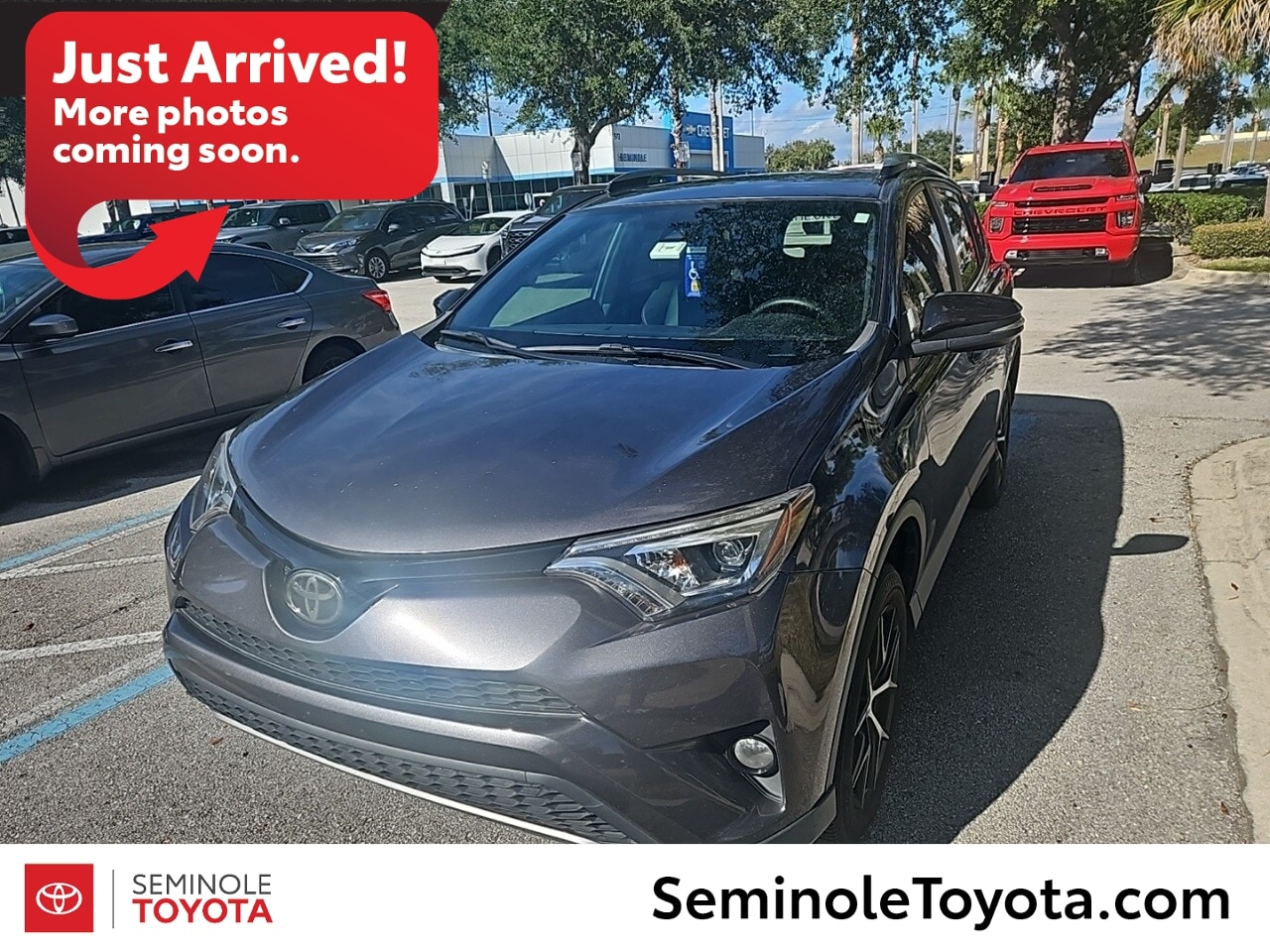 2017 Toyota RAV4 SE's photo