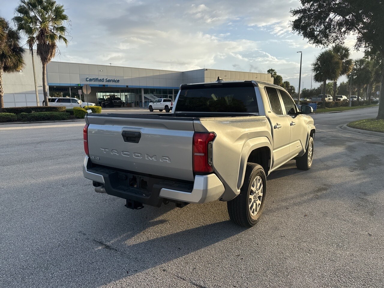 2024 Toyota Tacoma SR5 photo 3