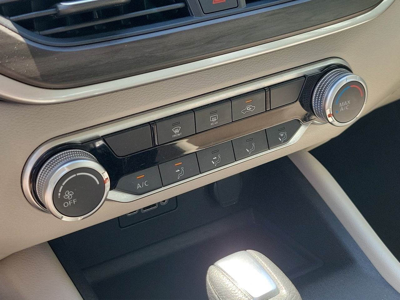 2025 Nissan Altima SV - Photo 24