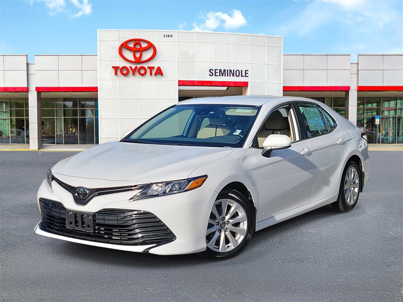 2020 Toyota Camry LE's photo