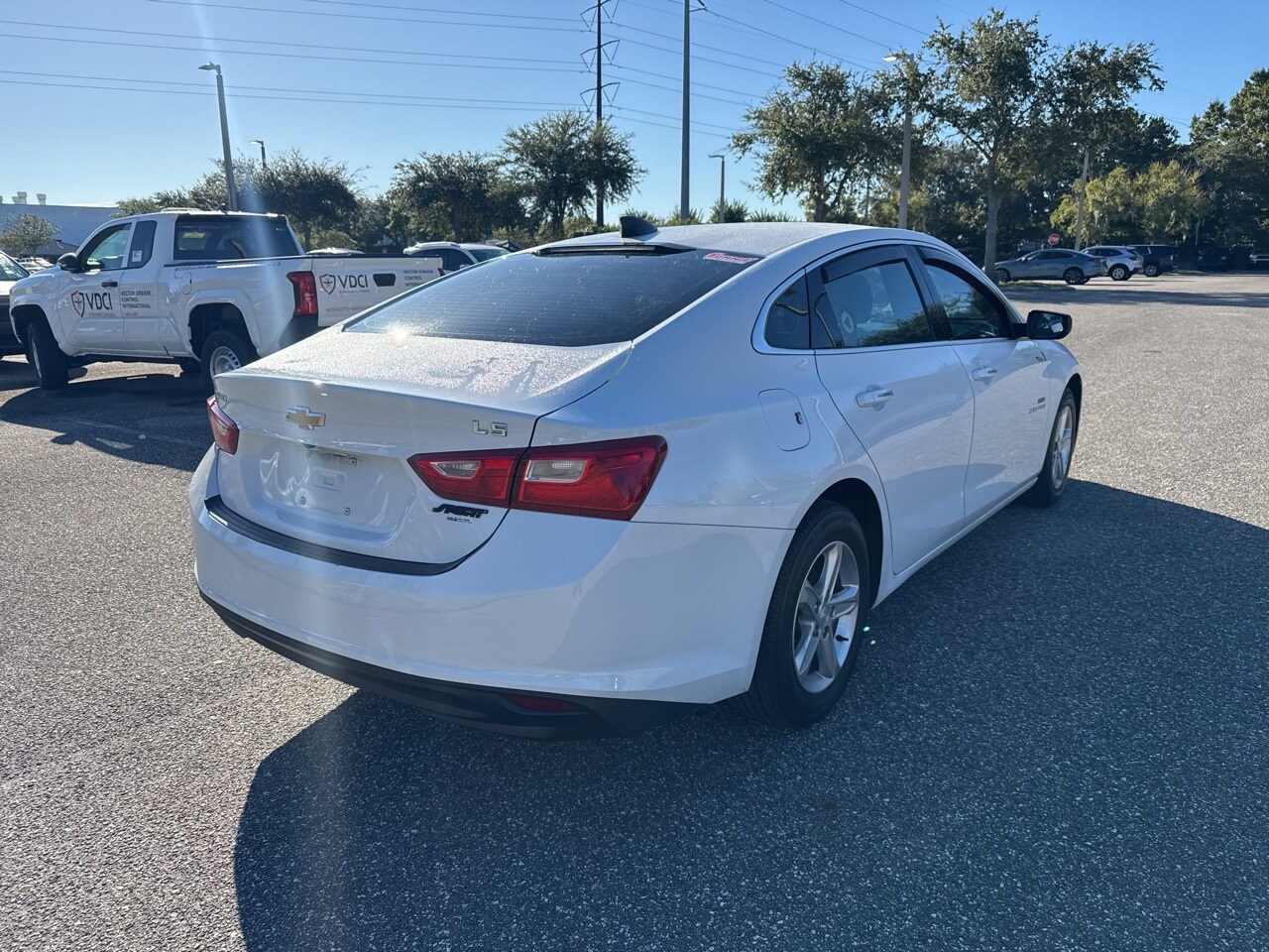 2022 Chevrolet Malibu LS photo 3