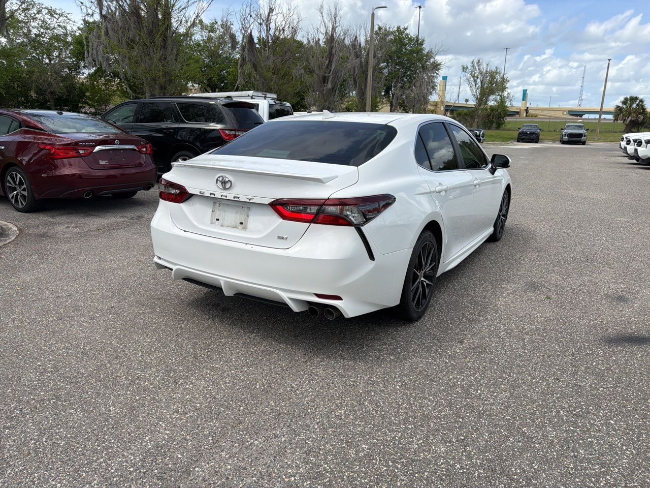 View vehicle photo 5