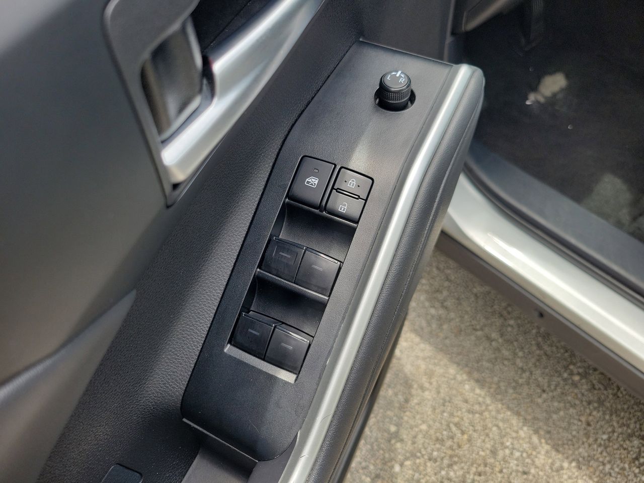 2025 Toyota Highlander XSE - Photo 15