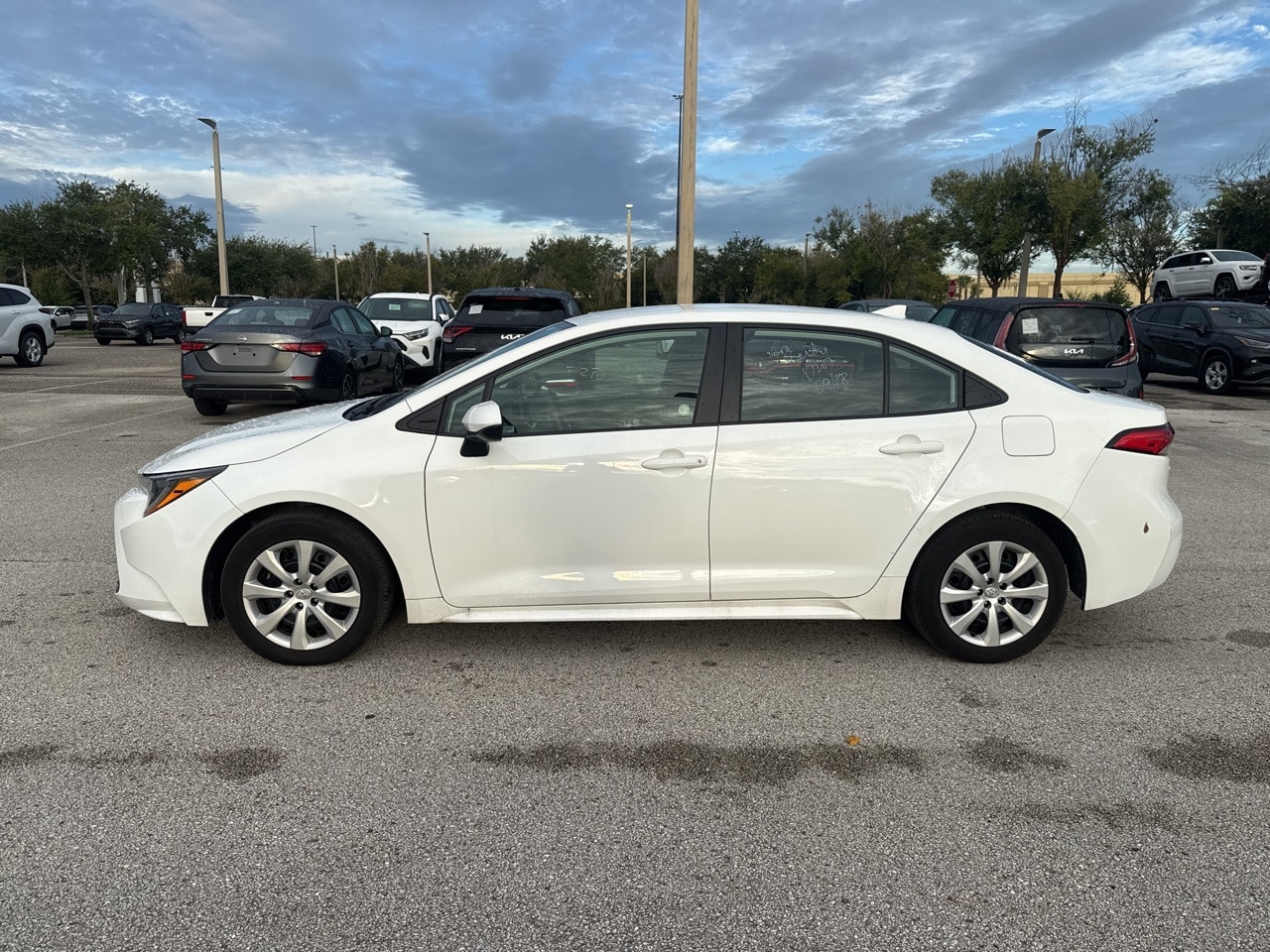 Used 2024 Toyota Corolla LE with VIN 5YFB4MDE0RP118742 for sale in Kansas City