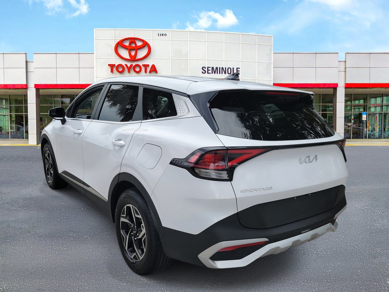 2025 Kia Sportage LX - Photo 4