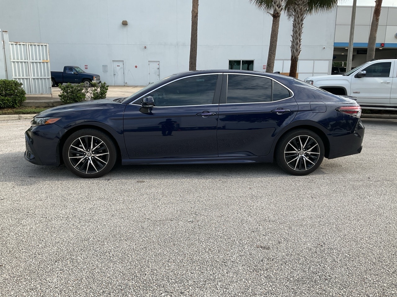 Used 2022 Toyota Camry SE with VIN 4T1T11AK5NU700754 for sale in Sanford, FL