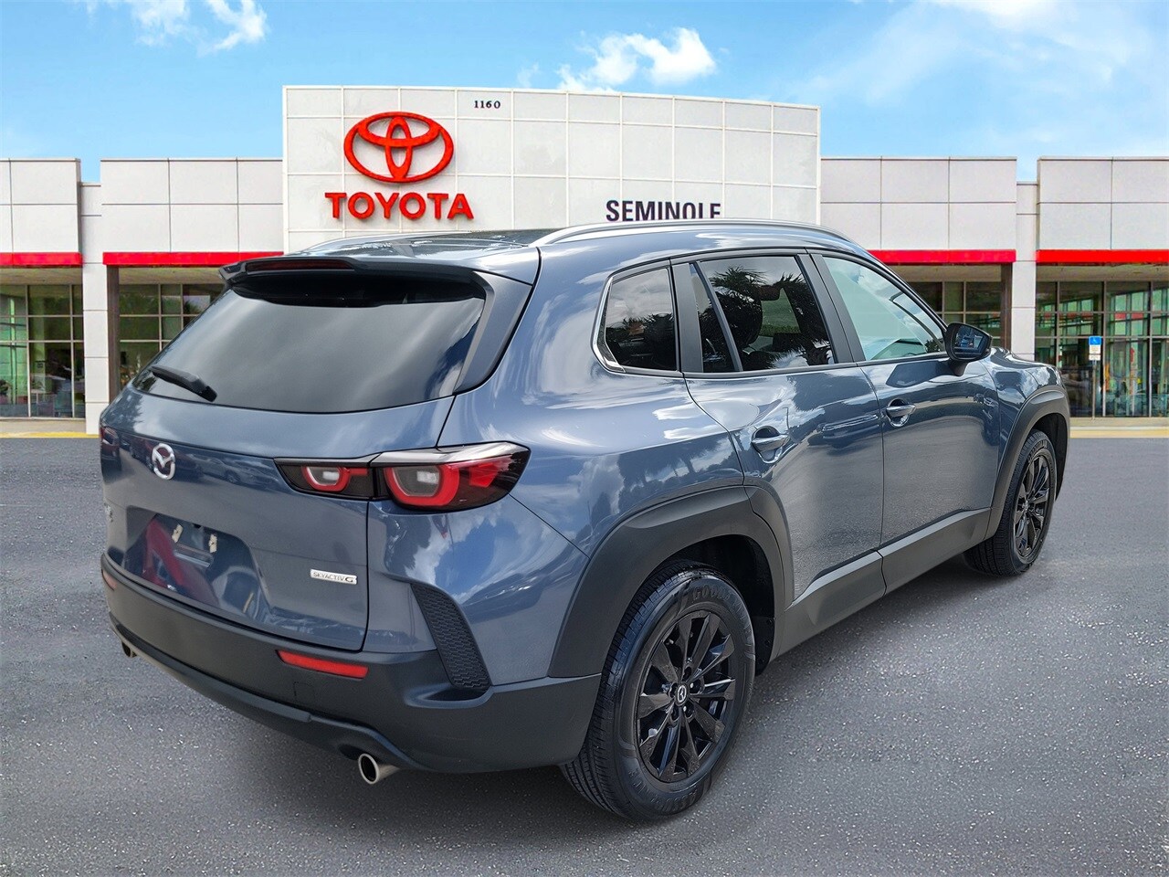 2024 Mazda CX-50 2.5 S Preferred photo 2