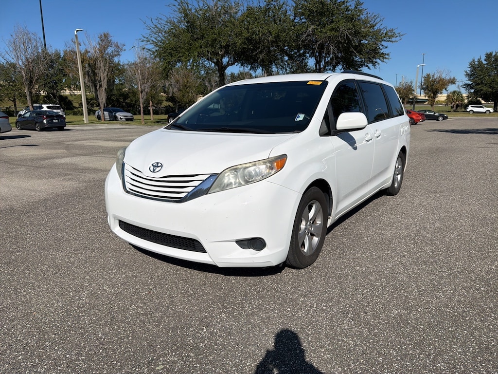 Used 2017 Toyota Sienna L Minivan/Van