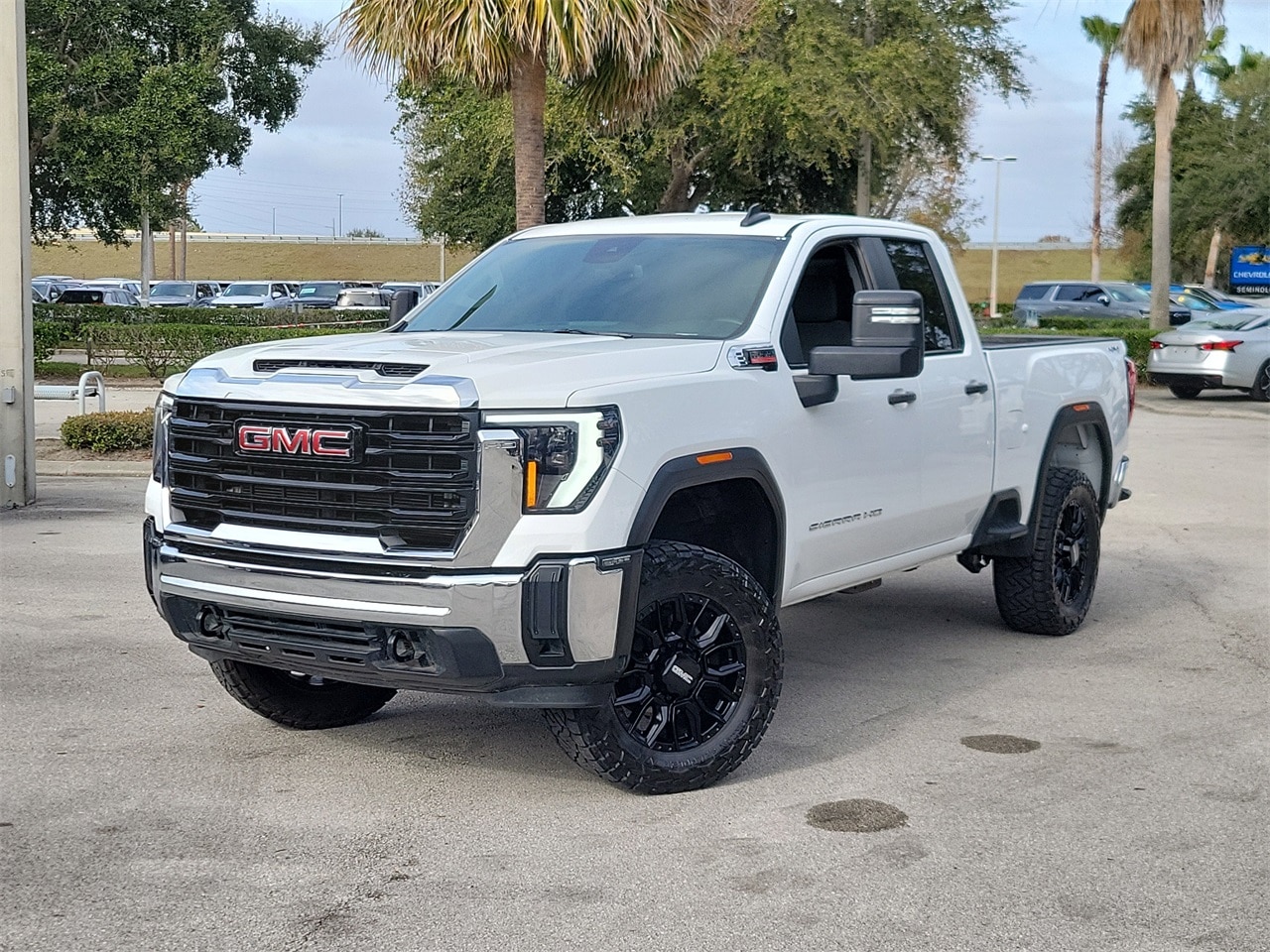 2024 GMC Sierra Base's photo