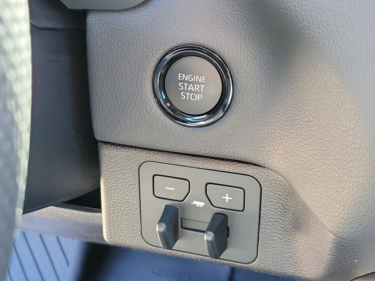 2026 Toyota Tundra Limited - Photo 28