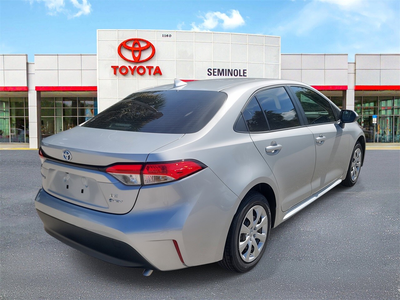 2025 Toyota Corolla Hybrid LE photo 3