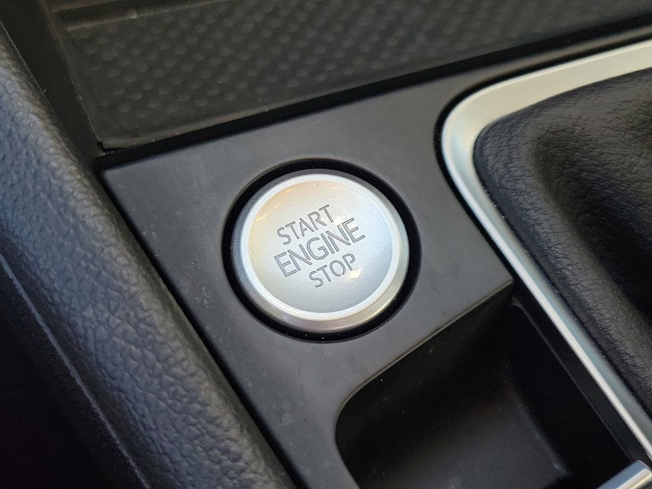 2025 Volkswagen Jetta SE - Photo 29