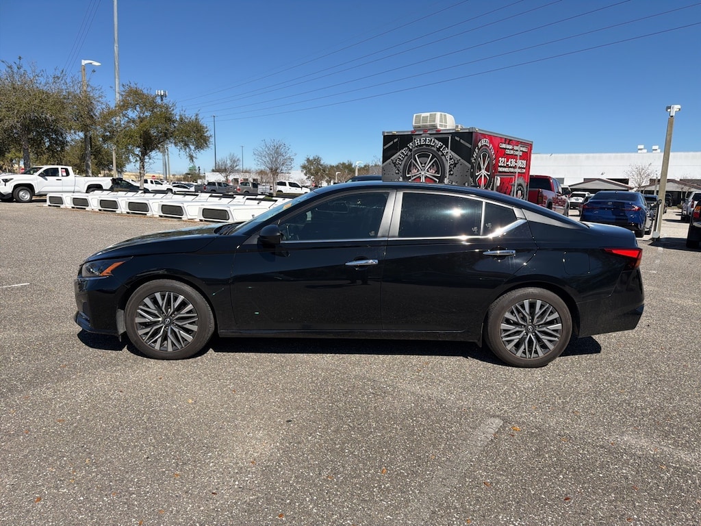 Used 2024 Nissan Altima 2.5 SV Sedan