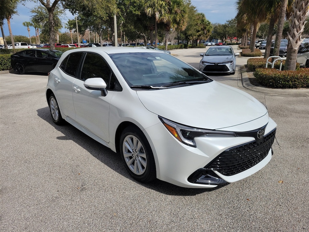 Used 2025 Toyota Corolla Hatchback SE Hatchback