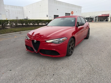 2019 Alfa Romeo Giulia Base Sedan