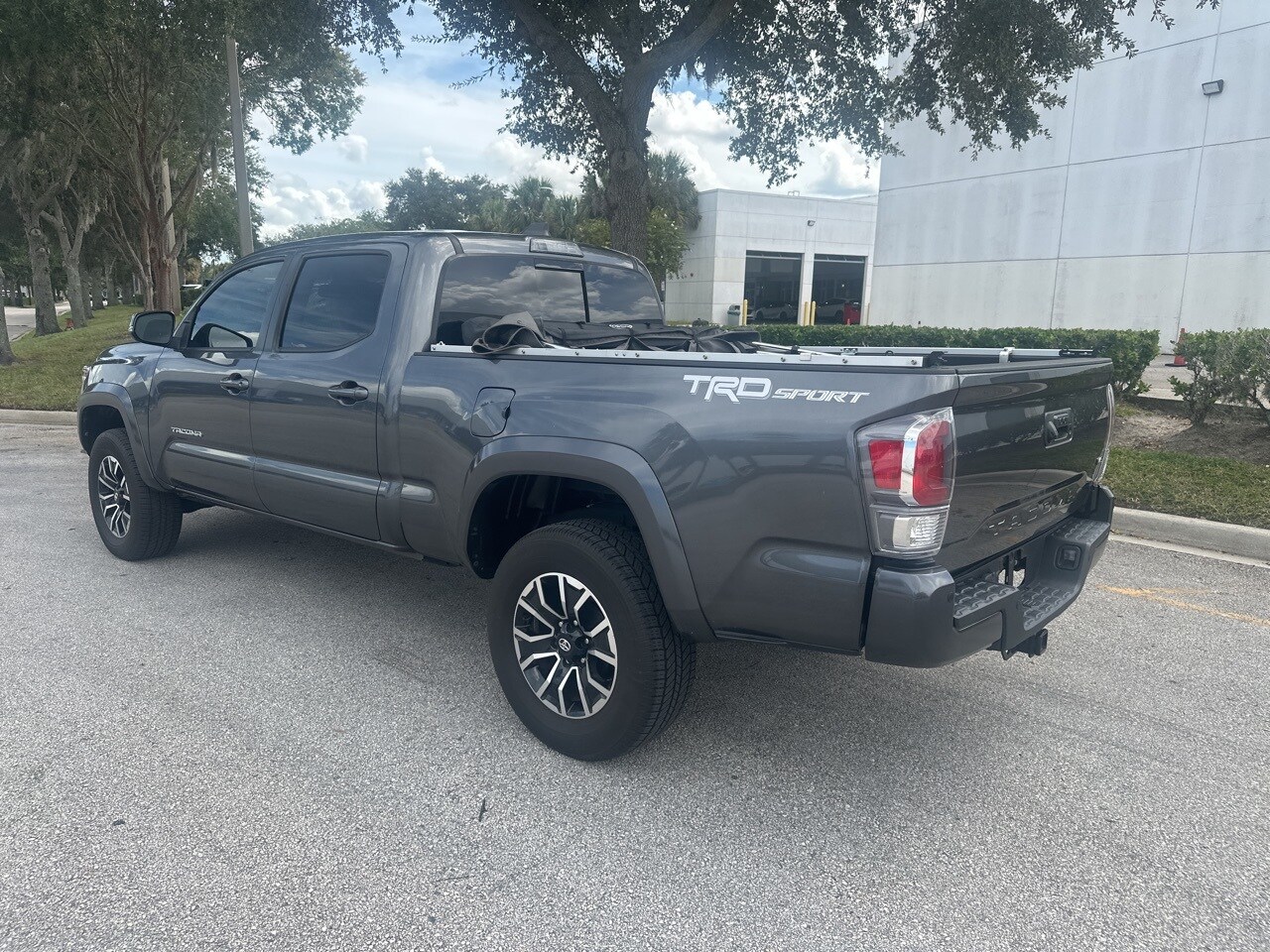 2022 Toyota Tacoma TRD Sport photo 3