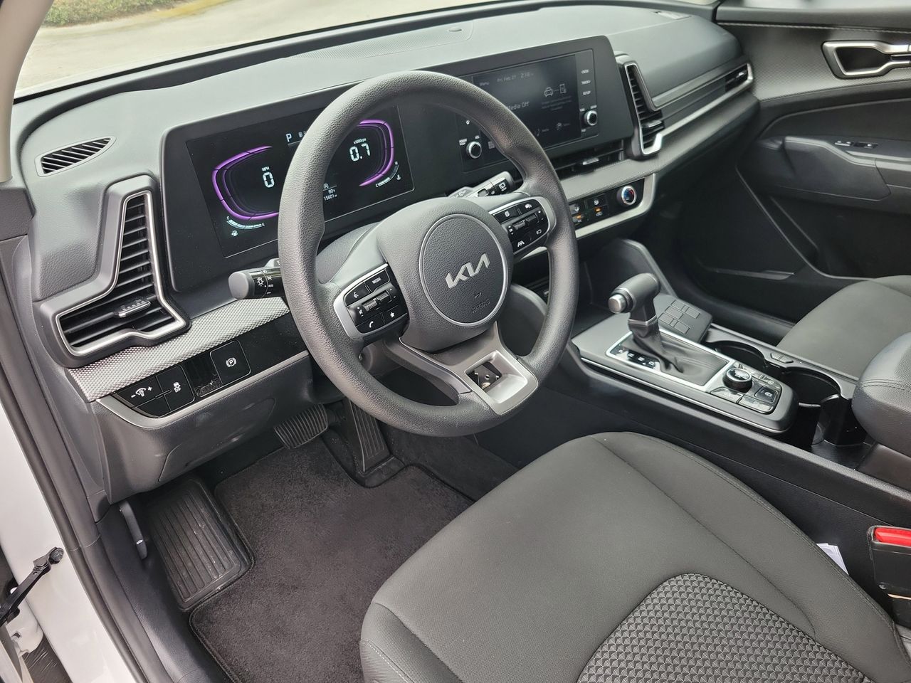 2025 Kia Sportage LX - Photo 14