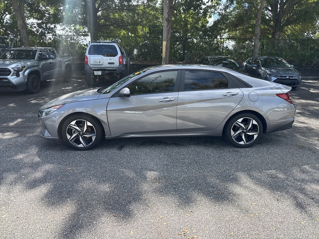 Used 2023 Hyundai Elantra SEL Sedan
