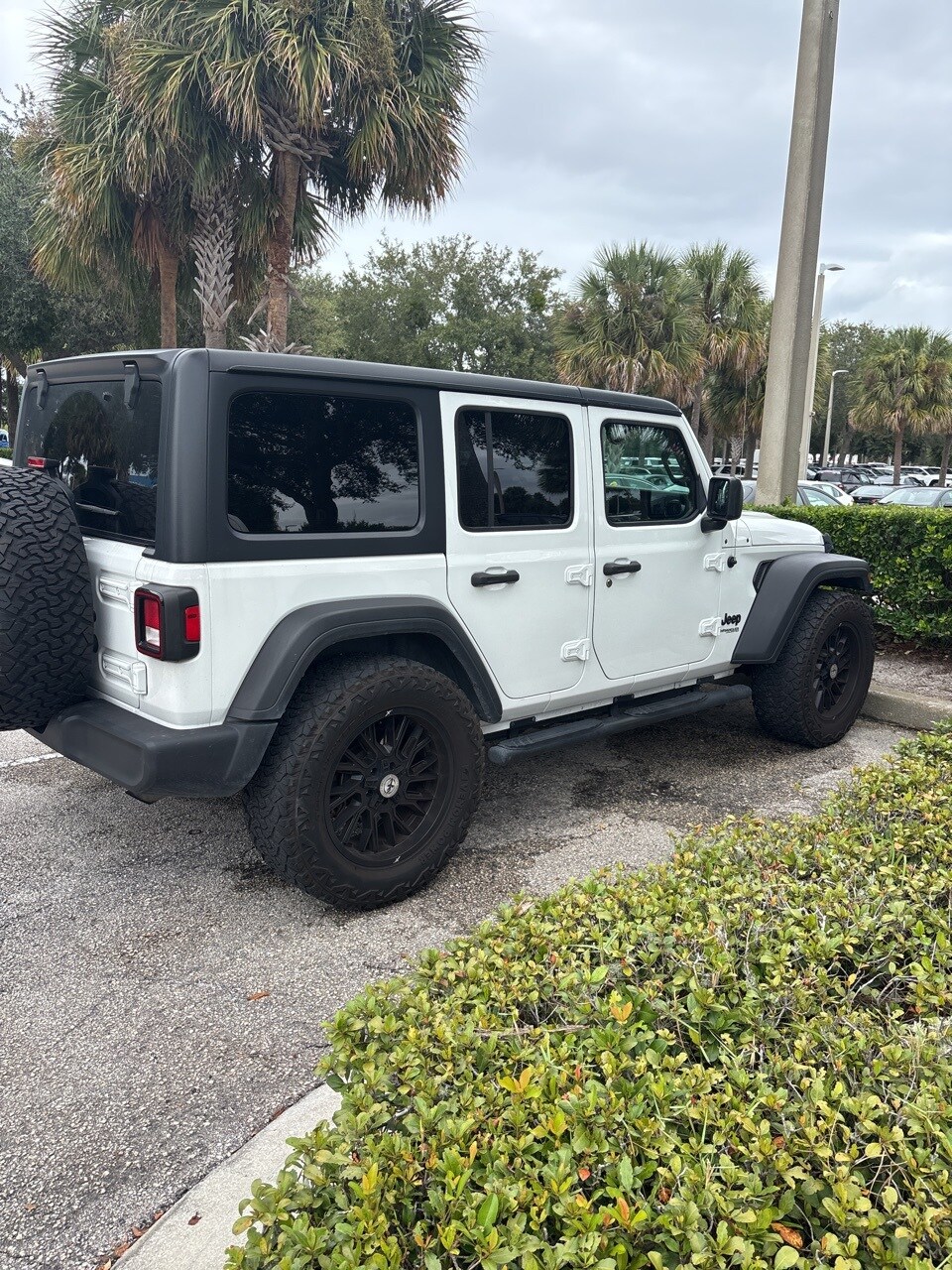 2020 Jeep Wrangler Unlimited Sport Altitude photo 2