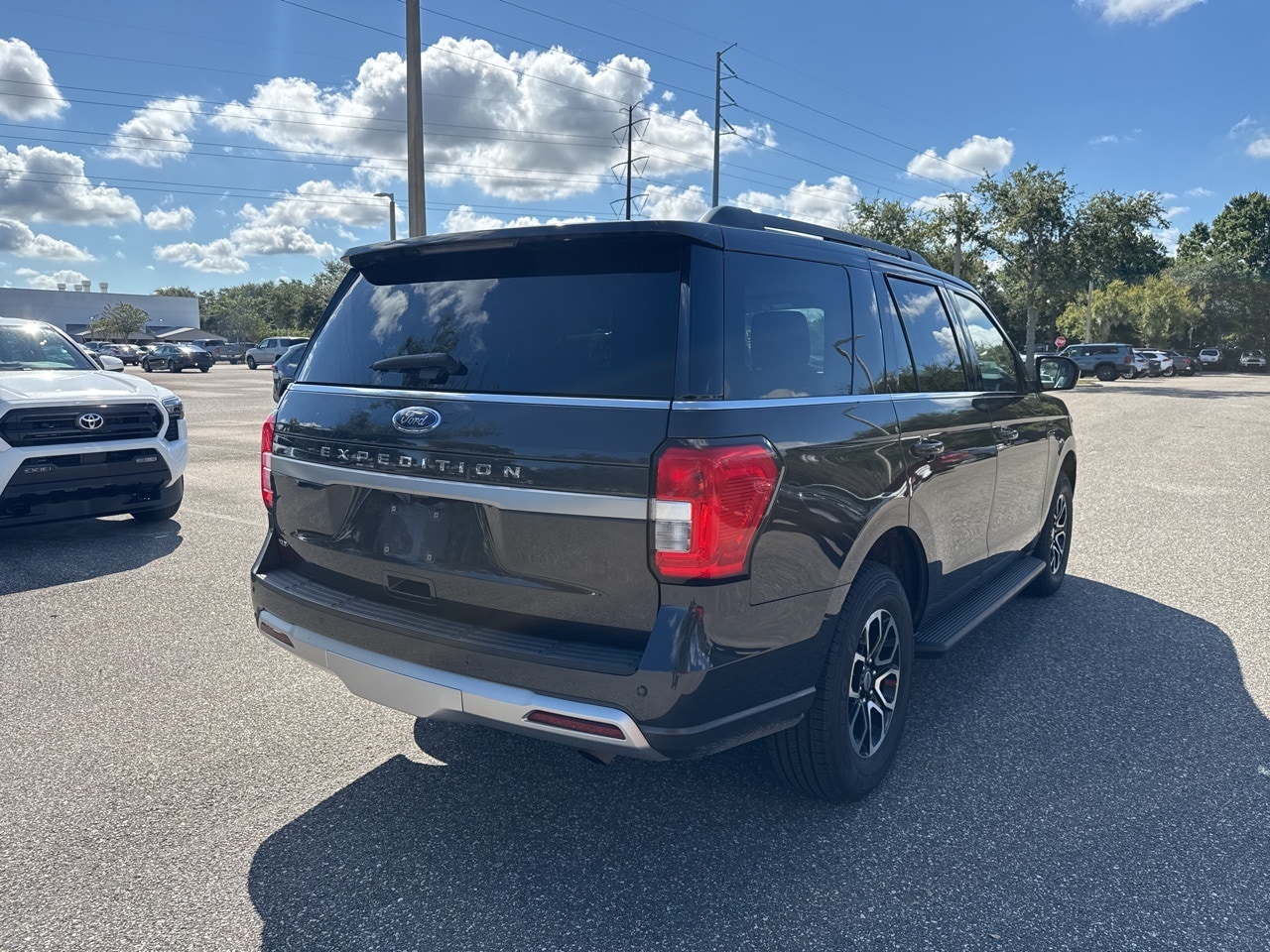 2024 Ford Expedition XLT photo 3